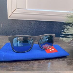 Ray Ban sunglasses jr. Style No: 9069S 7028/55 Used Condition. Gray/polarized